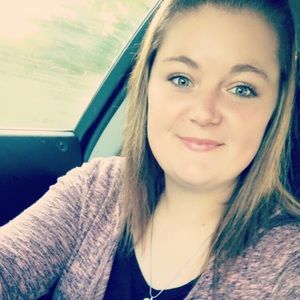 Meet your Posher, Leanne